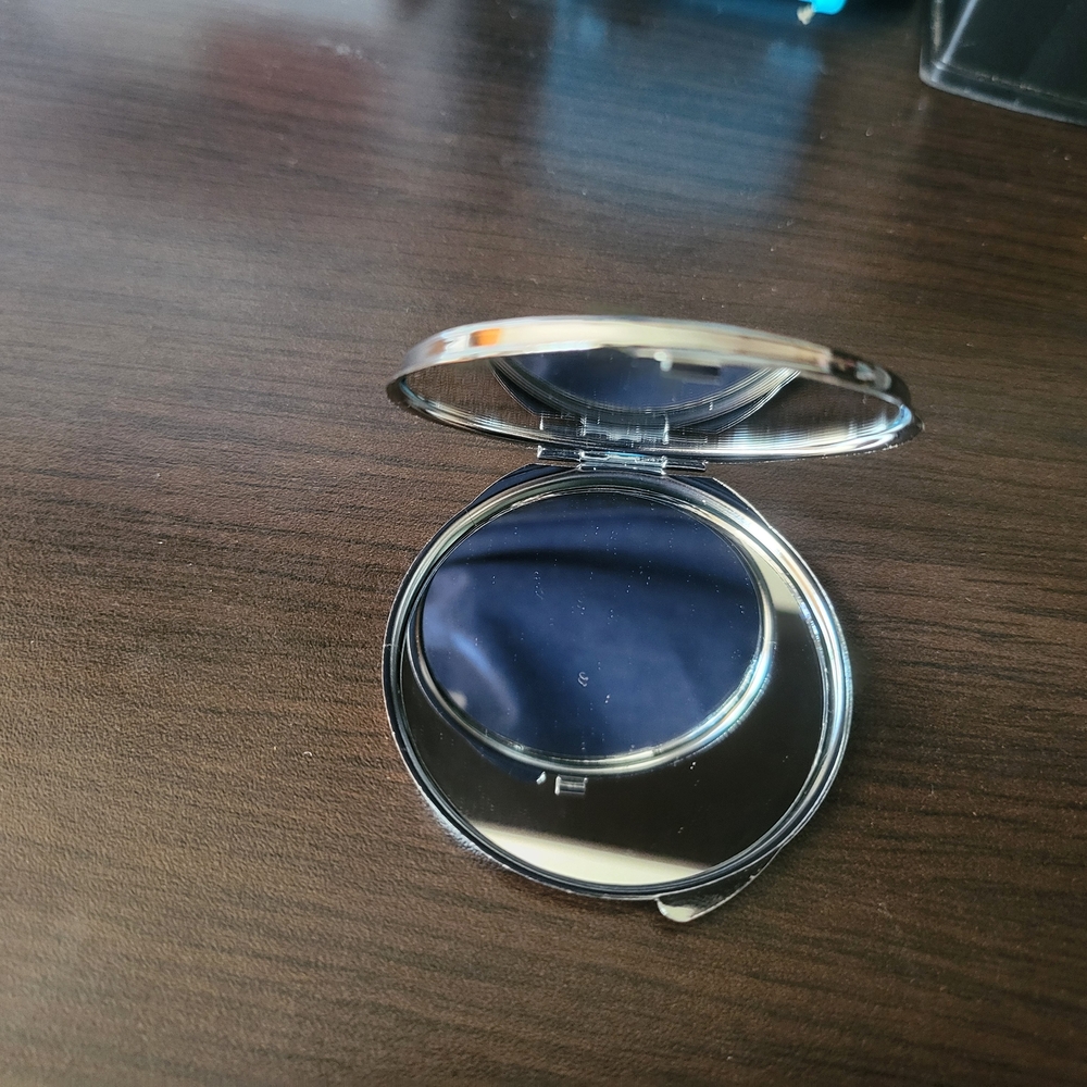 Glow In The Dark Elegant Silver Compact Mirror